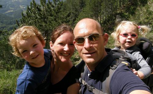 Steven, Danielle, Ties en Fien tijdens een camperreis door Californi&euml;
