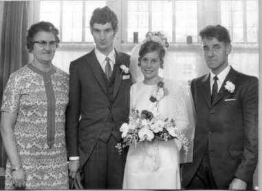 Trouwfoto 1970 (op de foto staan ook de ouders Van der Krogt
