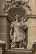 Fa�ade Statue