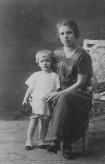 Adriana Wilhelmina van der Koelen met kind