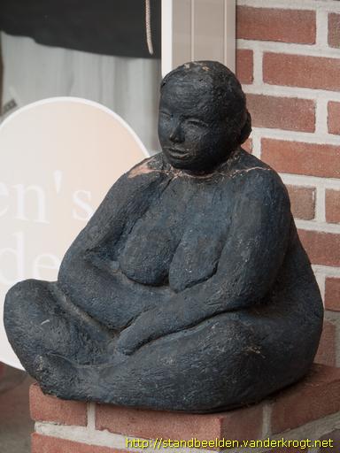 Rolde -  Zittende Chinese vrouw
