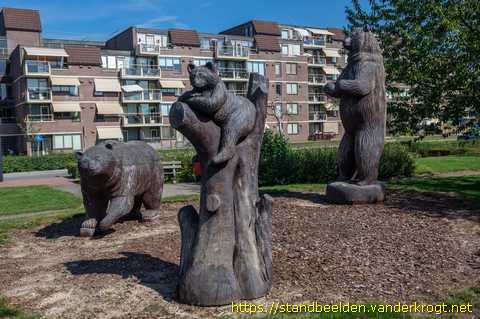 Emmen -  Spelende beren