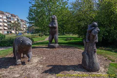 Emmen - Spelende beren