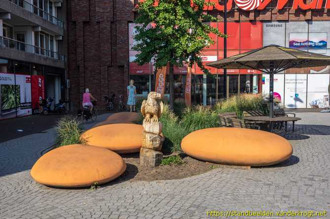 Emmen -  Papegaai (Noorderplein)