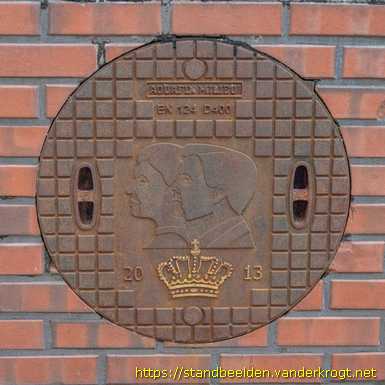 Hoogeveen -  Kroningsdeksel Willem-Alexander en Máxima