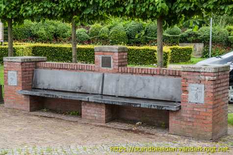 Eelde -  Gedenkbank 850 jaar Eelde