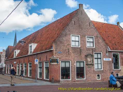 Franeker -  Weesjongen en weesmeisje