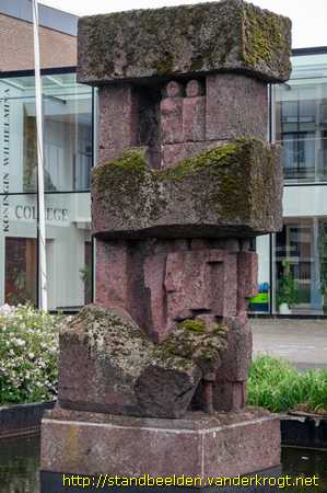 Culemborg - Sculptuur Koningin Wilhelmina College