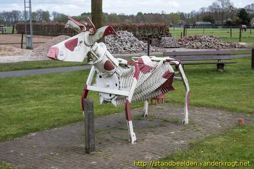 Emst -  MKZ-monument 'De Roodbonte Koe'