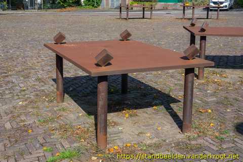 Bemmel -  Stalen tafels