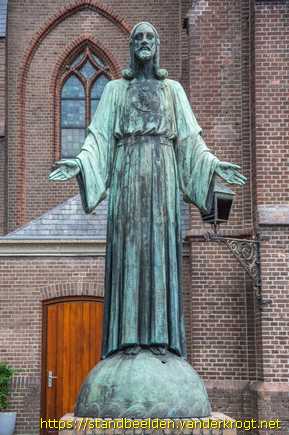 Oosterbeek -  Heilig Hartbeeld