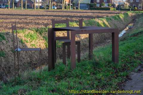 Oud-Zevenaar -  Tafels en stoelen