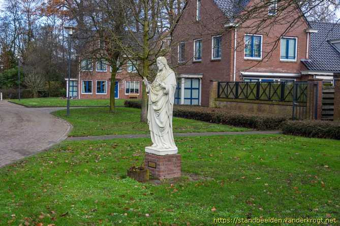 Babberich -  Heilig Hartbeeld