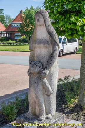 Veendam -  Moeder en kind
