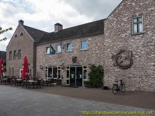 Beesel -  Lezende Draak