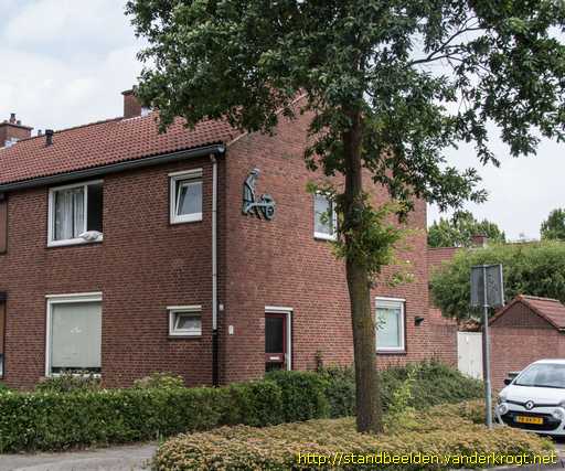 Gennep -  Ploegende boer