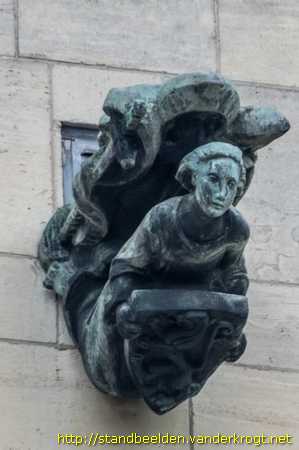 Heerlen -  Sint Pancratius met wapenschild