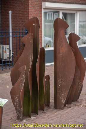 Sevenum - Sculptuur van 10 figuren