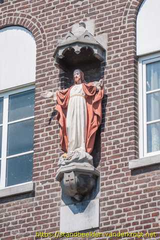 Neeritter -  Heilig Hartbeeld
