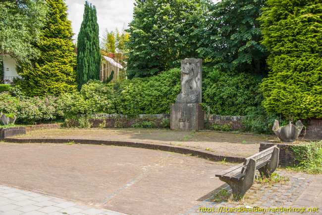 Ulestraten -  Monument W.O. II (Heilig Hartbeeld)