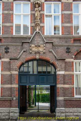 Roermond -  Engel met de Tien Geboden