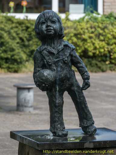 Boukoul -  Peuter met bal