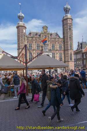 Venlo -  Portretreliëfs beroemde Venlonaren (Stadhuis)