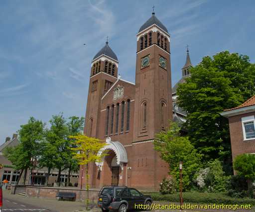 Halsteren -  Heilig Hartbeeld