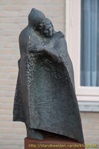 Hapert -  Twee vrouwen