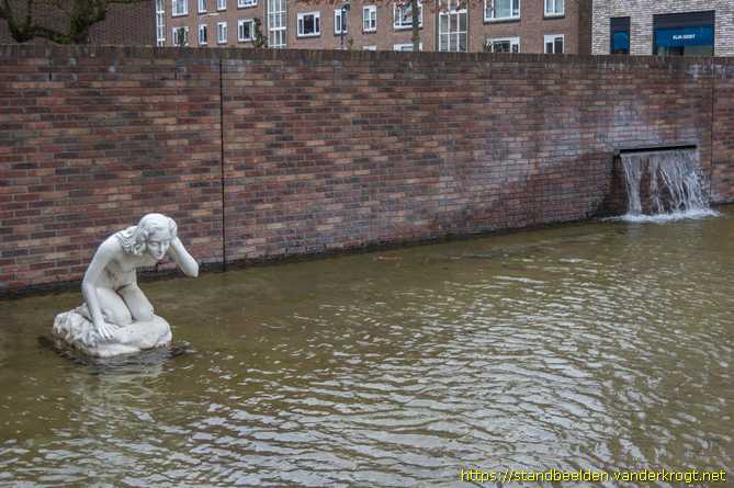 Breda -  Meisjesfiguur <i>of</i> Baadster