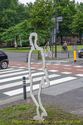 Breda -  Straatfiguren Stationslaan