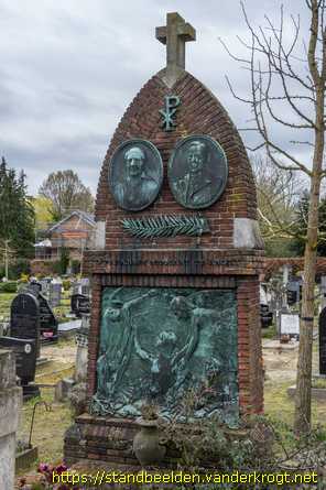 Breda -  Grafmonument Van Aalst-Kessels