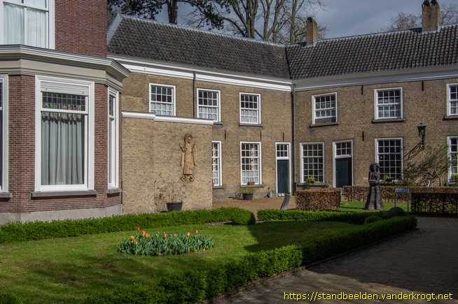 Breda -  Maria op de maansikkel