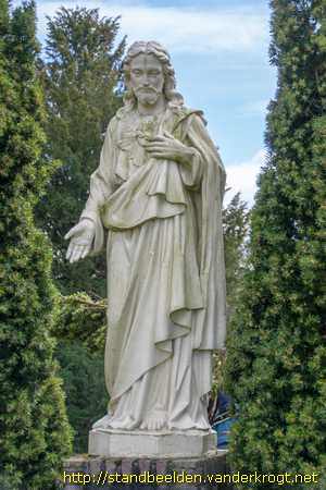 Budel-Dorplein -  Heilig Hartbeeld