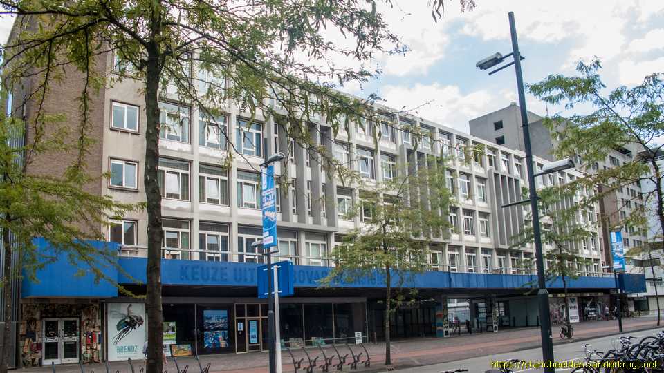 Eindhoven -  Deuromlijstingen: Man, vrouw, kind en auto's