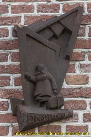 Grave -  Dina van Leeuwen