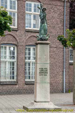 's-Hertogenbosch -  Kapelaan Harrie Koopmans ('Madonna' monument)