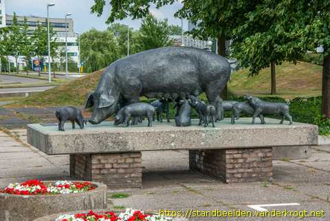 's-Hertogenbosch -  Zeug met toom biggen