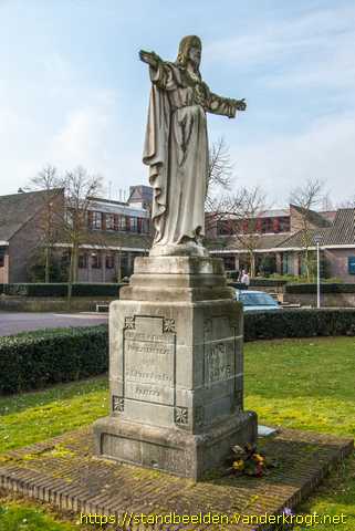 Vlijmen -  Heilig Hartbeeld