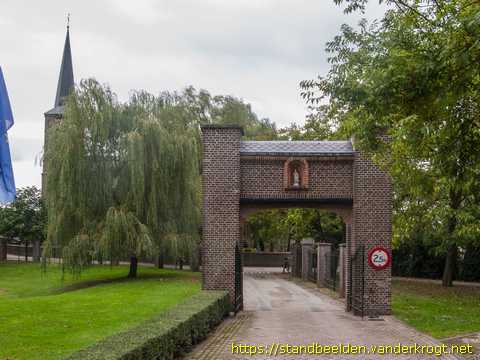 Haren -  Maria met kind en Jozef met kind
