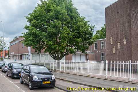 Roosendaal -  Knippen, wassen, strijken, koken