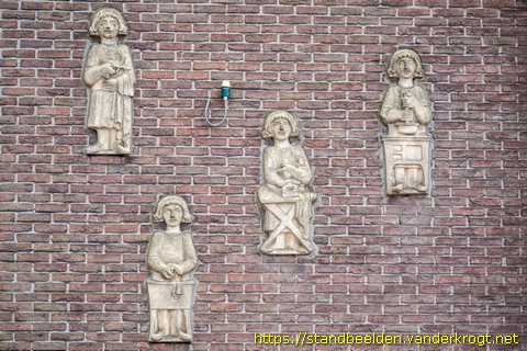 Roosendaal -  Knippen, wassen, strijken, koken