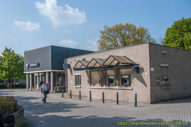 Sint Willebrord -  Vrouw met kinderen