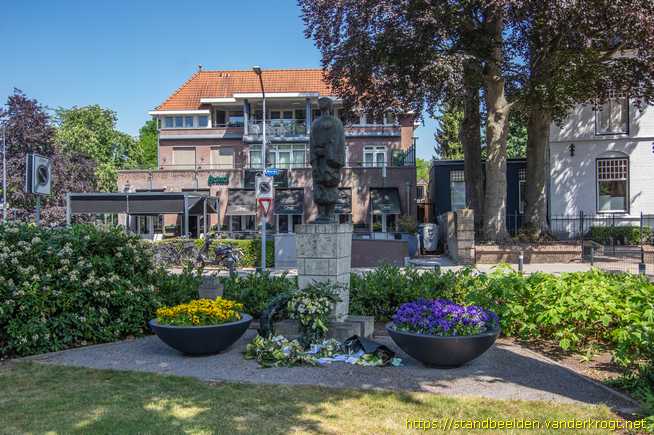 Valkenswaard -  Monument voor de Gevallenen