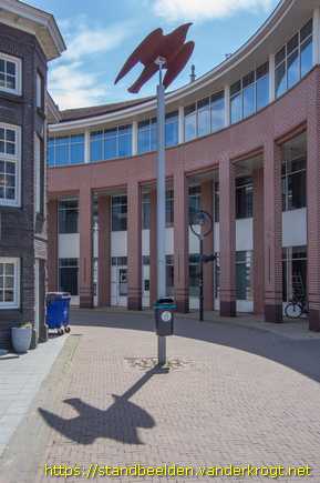 Valkenswaard -  Paal met silhouet van een valk