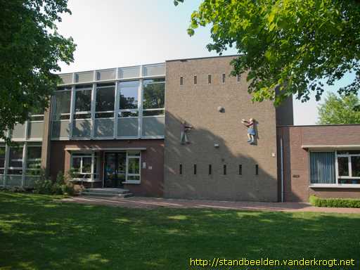 Sprang -  Spelende Kinderen met Bal