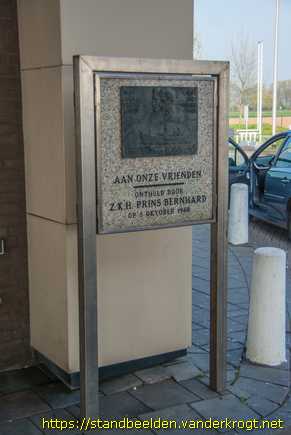 Hank -  Monument voor de Line-crossers