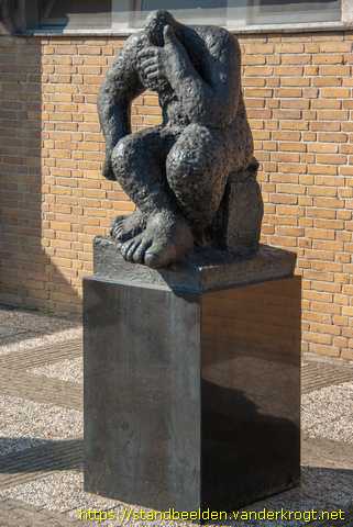 Aalsmeer -  Zittende figuur