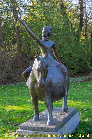 Amstelveen -  Meisje op paard