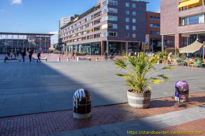 Amstelveen -  Bedden en bokkesprongpaaltjes